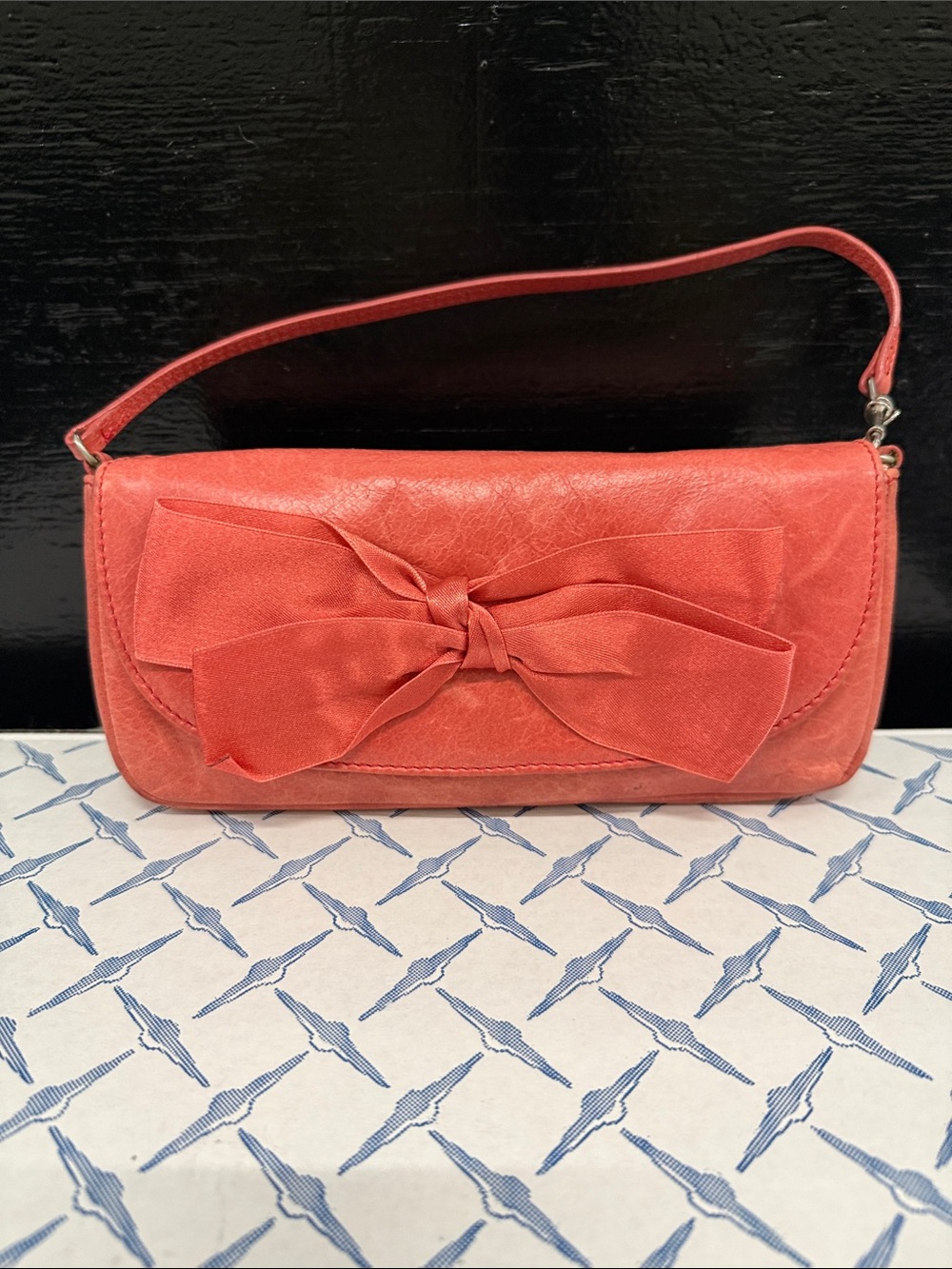 Coral Bow Accent small Shoulder Bag